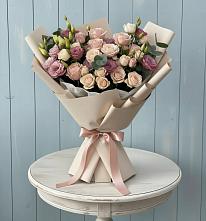 Букет цветов из:  Розы и Лизиантусы в Гончарку