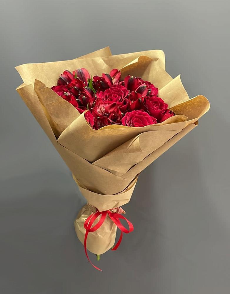 Букет цветов из: Альстромерии и Розы в Гончарку