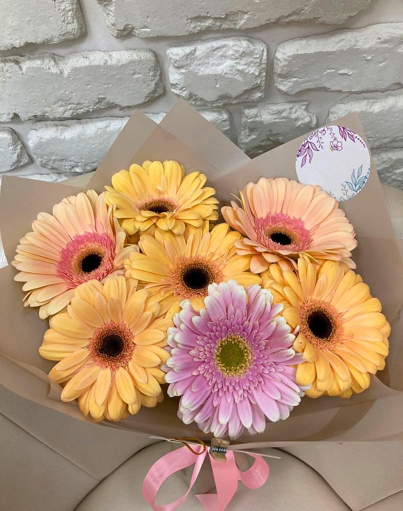 Букет цветов из: Герберы в Гончарку