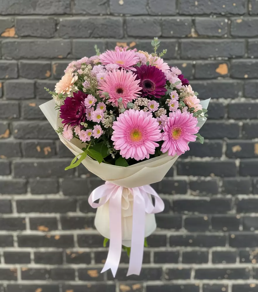 Букет цветов из: Герберы и Хризантемы в Гончарку