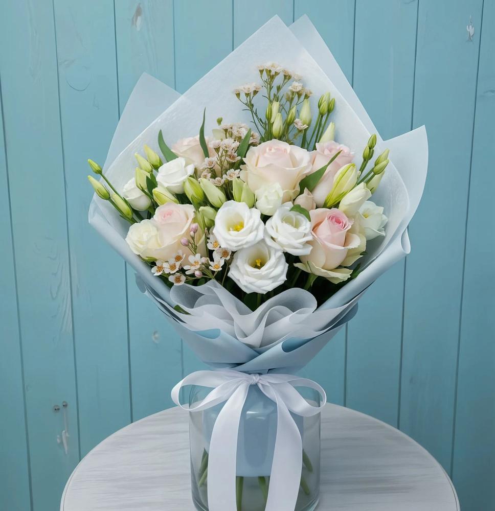 Букет цветов из: Розы и Лизиантусы в Гончарку