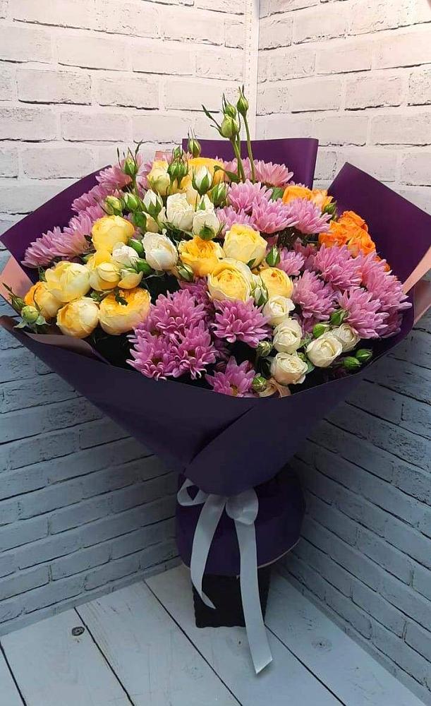 Букет цветов из: Хризантемы и Розы в Гончарку