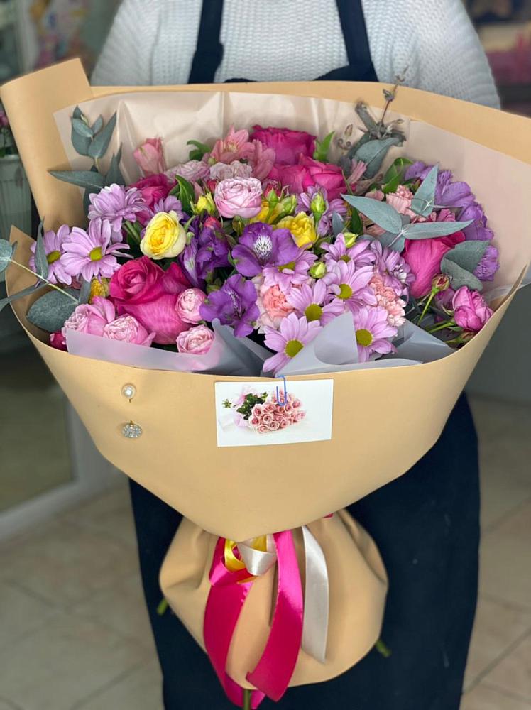 Букет цветов из: Хризантемы, Гвоздики и Альстромерии в Гончарку