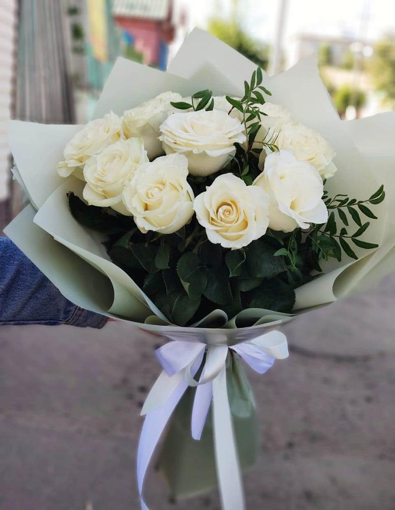 Букет Белые розы Проуд в Гончарку