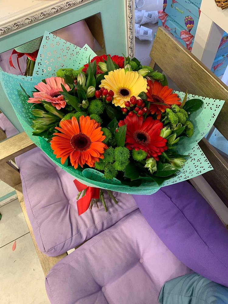 Букет цветов из: Герберы, Хризантемы и Альстромерии в Гончарку