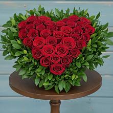 Цветочная композиция из Розы в виде сердца в Гончарку