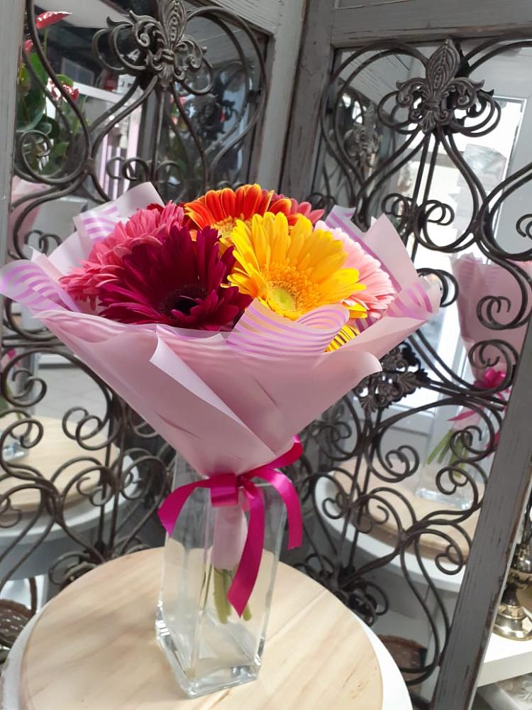Букет цветов из: Герберы в Гончарку