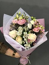 Букет цветов из:  Альстромерии, Розы и Лизиантусы #REPLACE_PRED# Гончарку