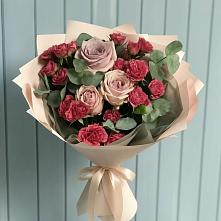 Букет цветов из:  Гвоздики и Розы в Гончарку