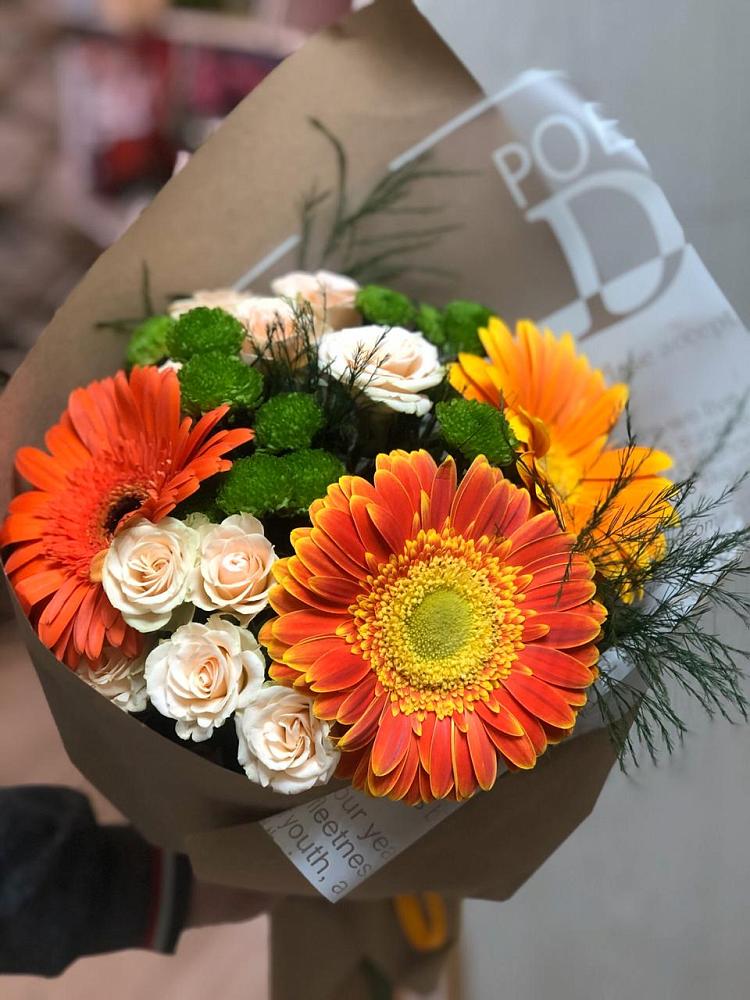 Букет цветов из: Герберы, Хризантемы и Розы в Гончарку