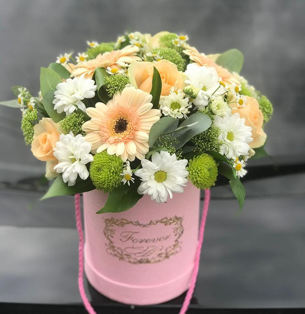 Цветочная композиция из Розы, Герберы и Хризантемы в шляпной коробке в Гончарку