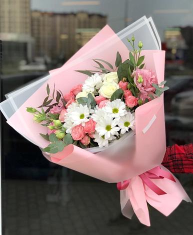 Букет цветов из: Розы, Лизиантусы и Хризантемы в Гончарку