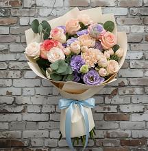 Букет цветов из:  Розы, Лизиантусы и Гвоздики в Гончарку