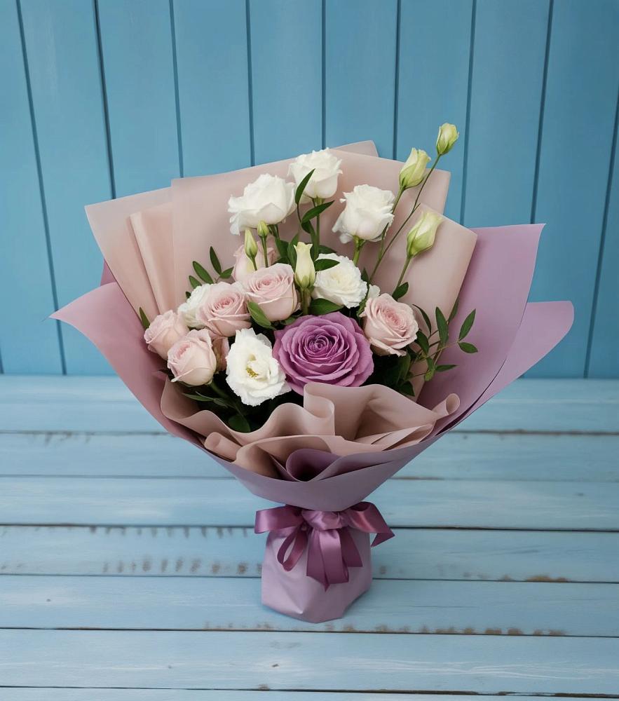 Букет цветов из: Розы и Лизиантусы в Гончарку